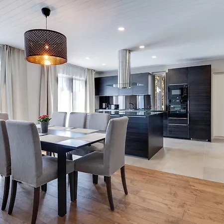 Mereranna Puhkemajad *