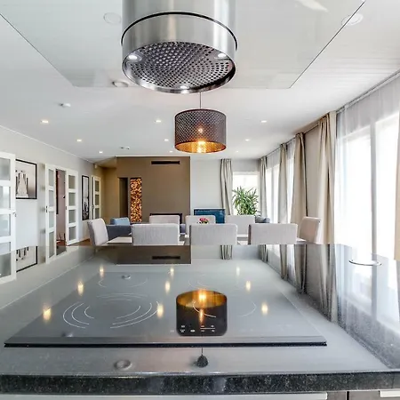 Mereranna Puhkemajad *